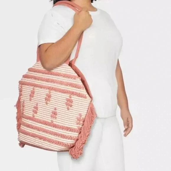 Shade & Shore Handbags - Shade & Shore Straw And Fringe‎  Mauve / White Beach Large Tote